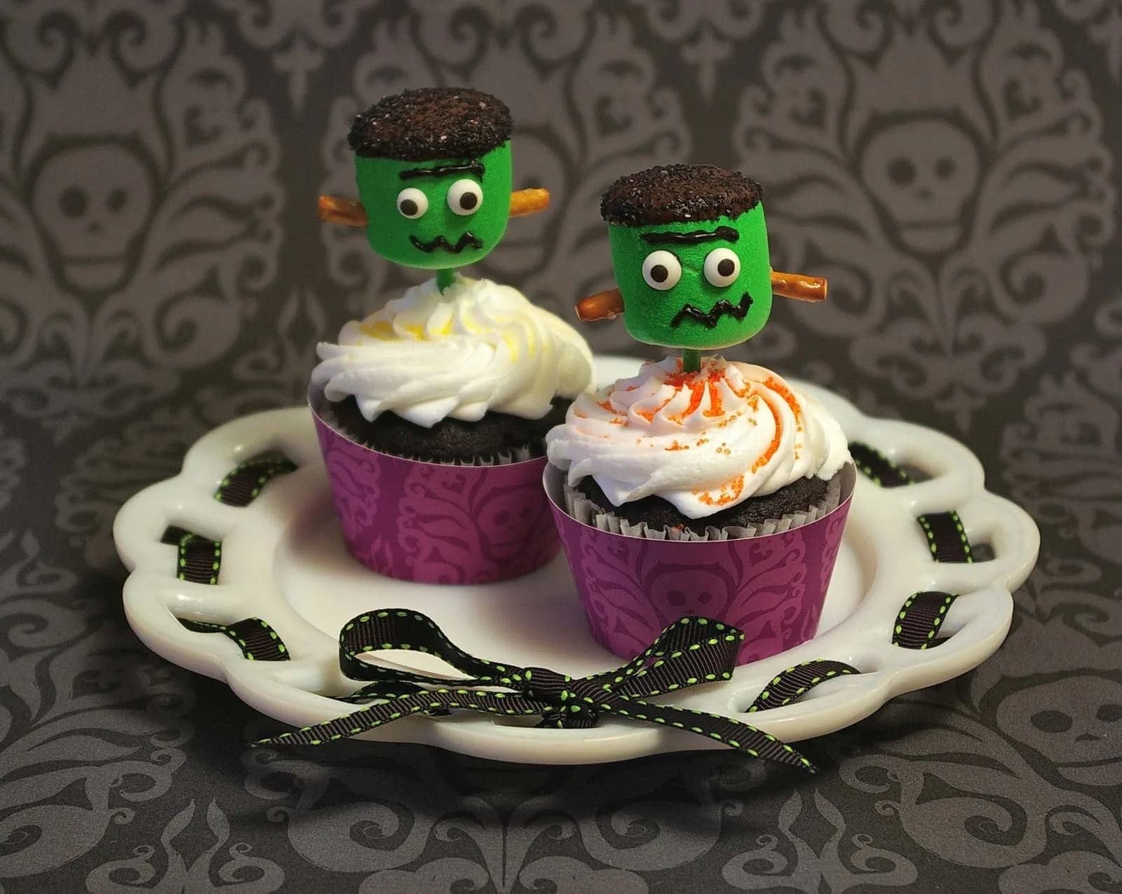 Monster Mash-mallows Tutorial and Cupcake Wrapper Download
